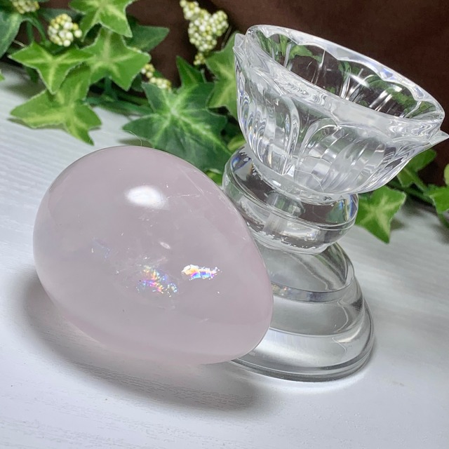 4.スターローズクォーツたまご･台座付き