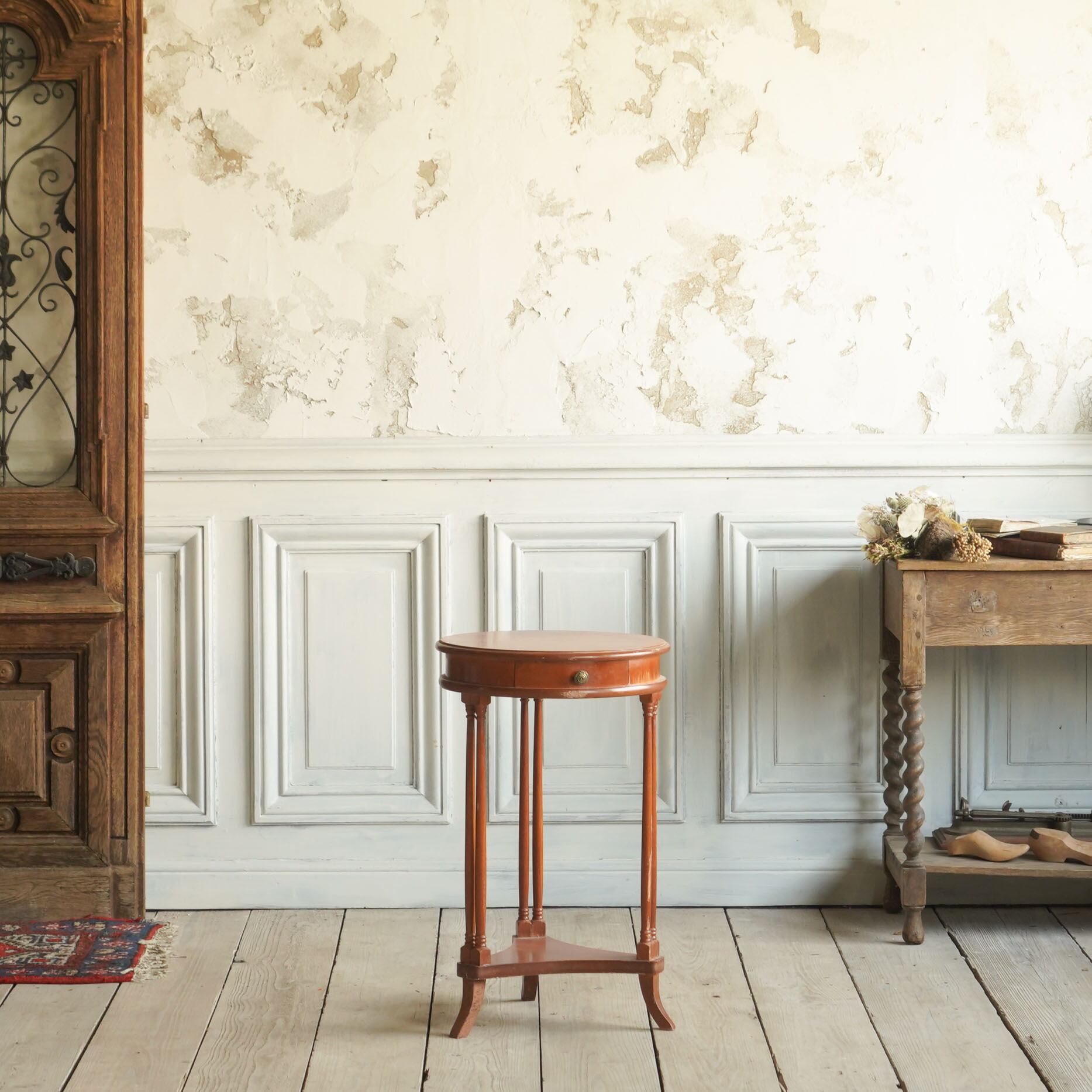 サイドチェスト/サイドテーブル/1950年代/フランス家具/引き出し/ディスプレイ/空間装飾/スモールテーブル/花台