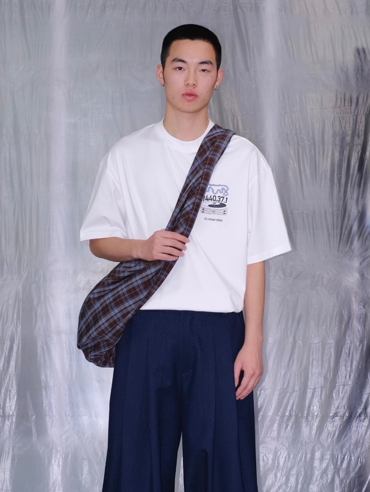 7440 37 1 Check Sling Bag