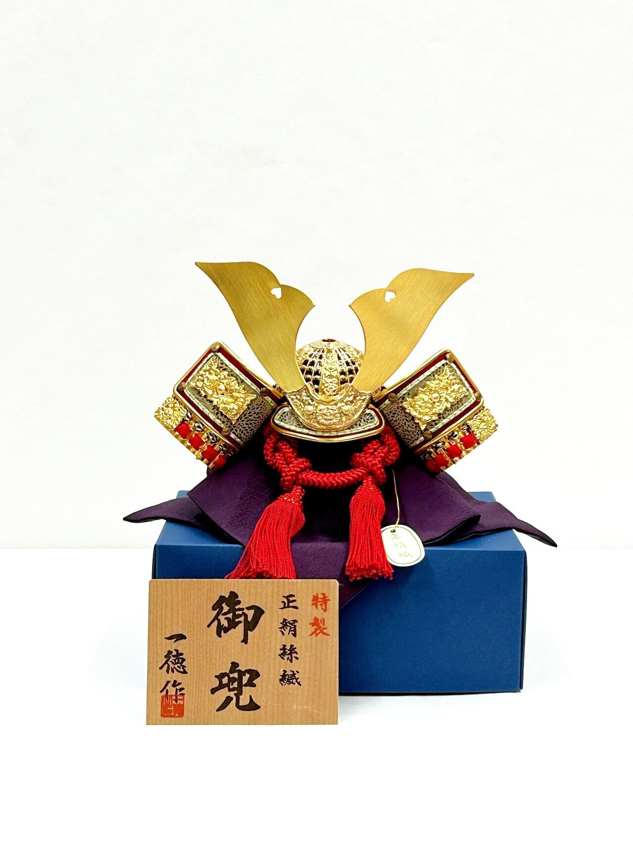 五月人形 Helmets & Samurai Dolls | 株式会社 山本人形