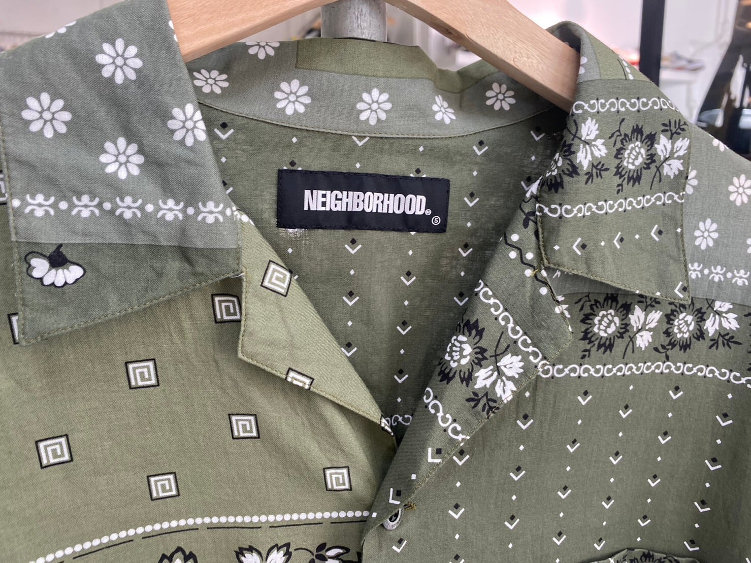 NEIGHBORHOOD BANDANA CHOPPED C-SHIRT SS BLACK BANDANA XL NEIGHBORHOOD BANDANA CHOPPED C-SHIRT SS BLACK BANDANA XL