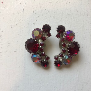 VINTAGE bordeaux round cutglass earrings