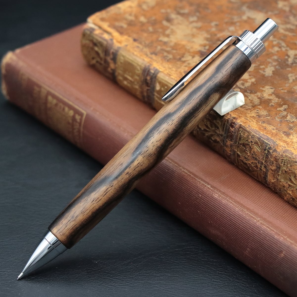 「国産銘木の最高峰 黒柿 縞柿模様・Pencil 0.5mm」木軸シャープペンシル Viriditas銘木ペン