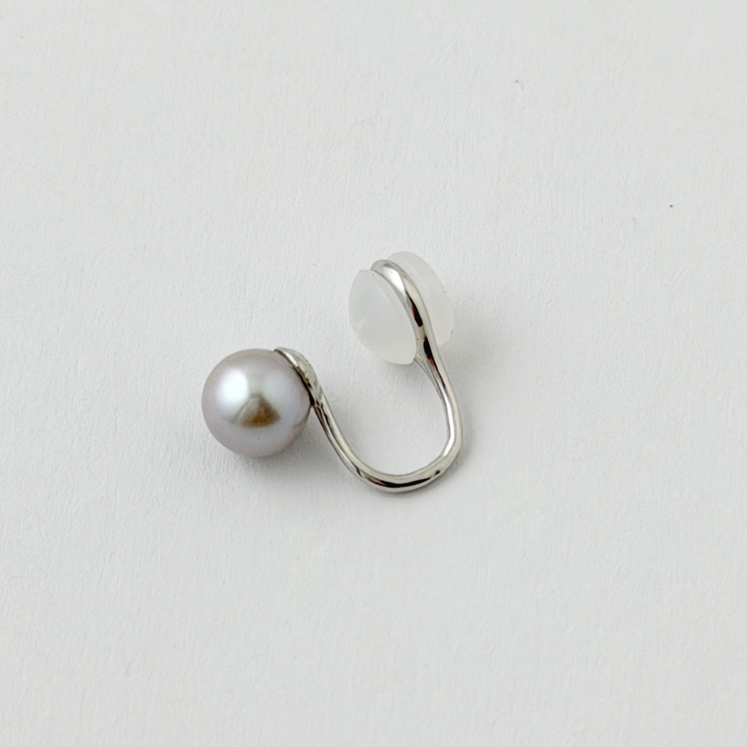 イヤーカフ 有核淡水 ブラックパール イヤーカフ 5〜6mm