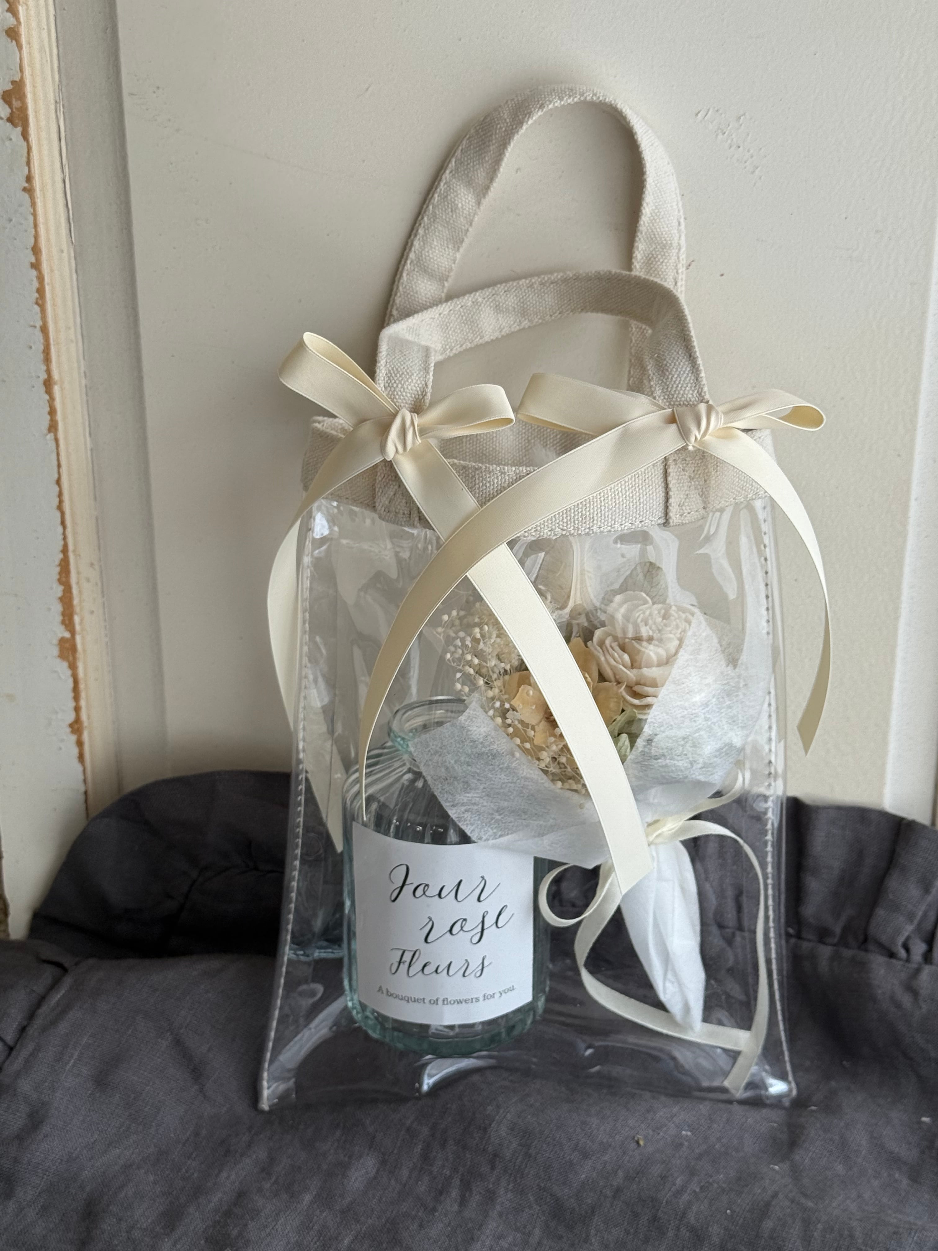 NEW「flower's & 」7COLOR リボンクリアバッグブーケ 一輪挿し 花瓶付き 花束 プチブーケ 推し プレゼント 推し活 母の日 トートバッグ サブバッグ インテリア 一人暮らし プリザーブドフラワー花束 韓国ラッピング 韓国風花束 おしゃれ ドライフラワー