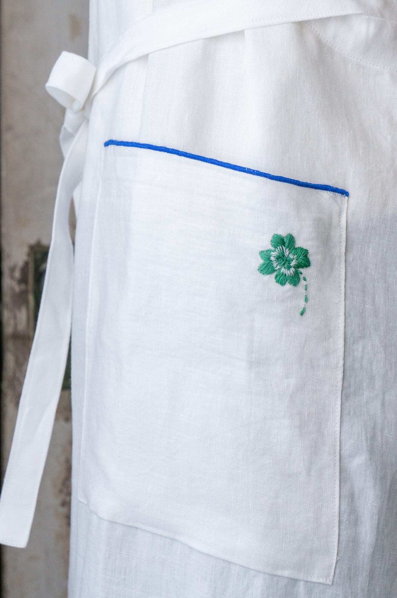 made in France】“Bonne chance!” 手刺繍リネンエプロン | tocolier