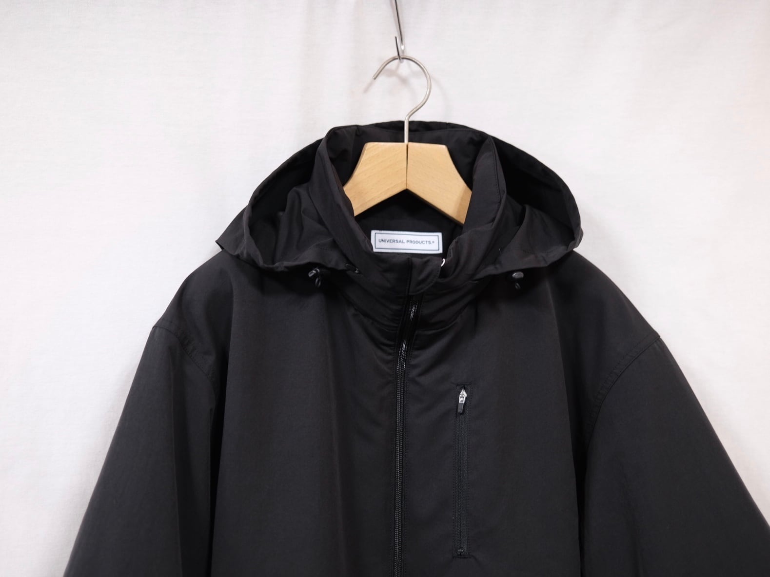 UNIVERSAL PRODUCTS.” STAND COLLAR BLOUSON BLACK” | Lapel