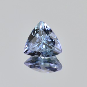 鑑別書付き 非加熱タンザナイト 0.904ct ルース トリリアント