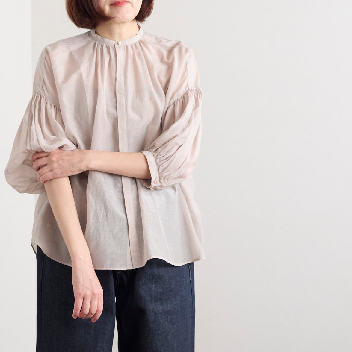 suzuki takayuki スズキタカユキ　puff sleeve blouse ice grey | les trois entrepôts /  レ トロワ アントゥルプ powered by BASE