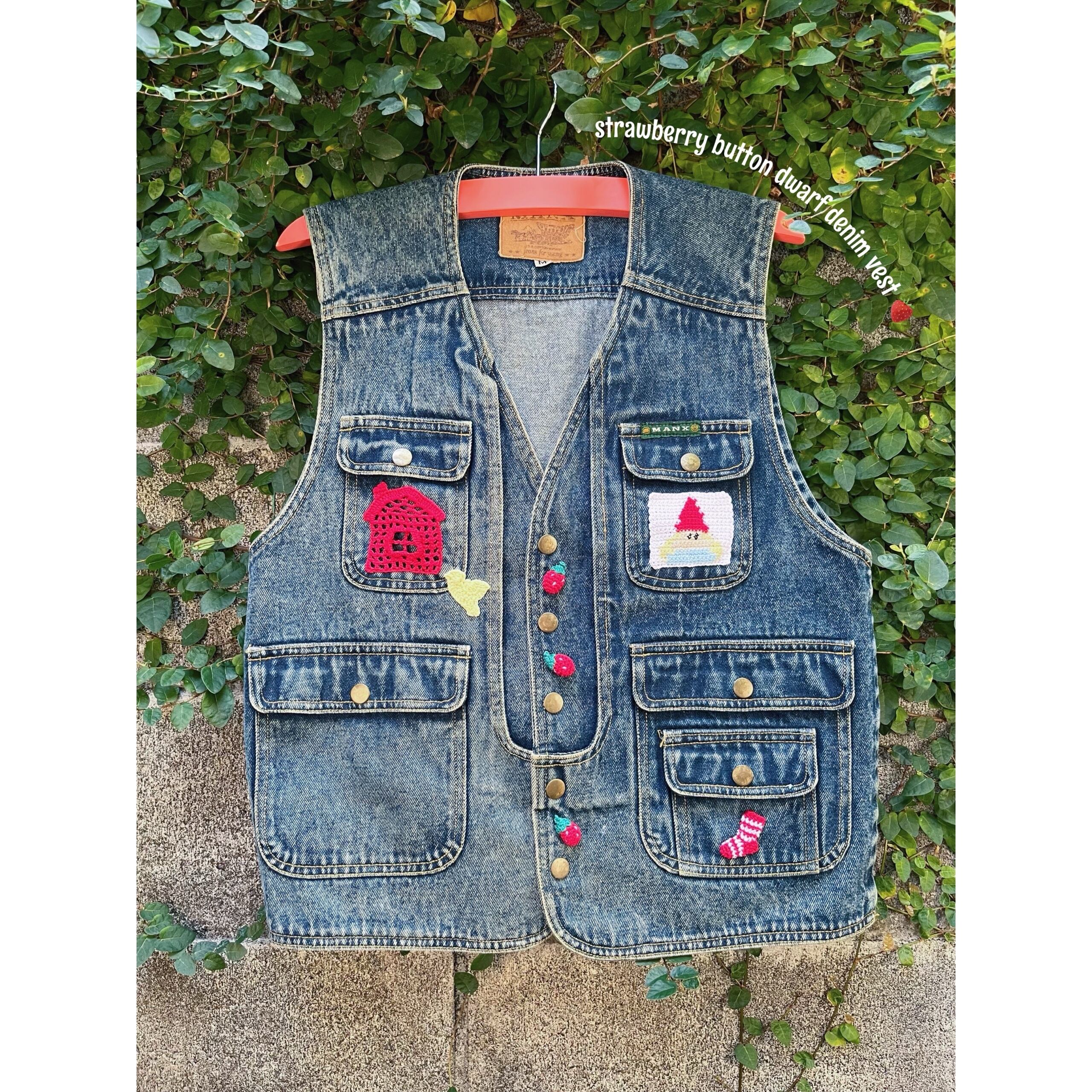 remake ✂︎ strawberry button denim vest