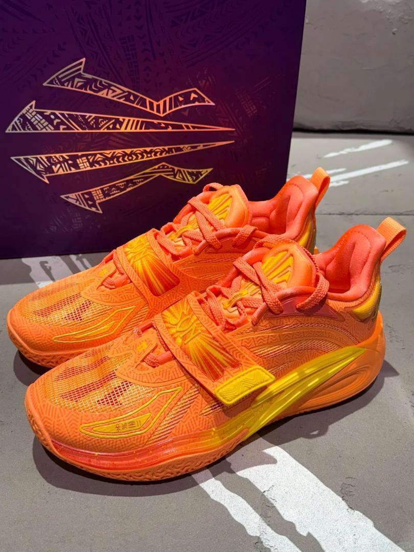 新発売 LI-NING 利刃6 V2グリップ力 低カットUS8.5 /26cm 新発売 LI