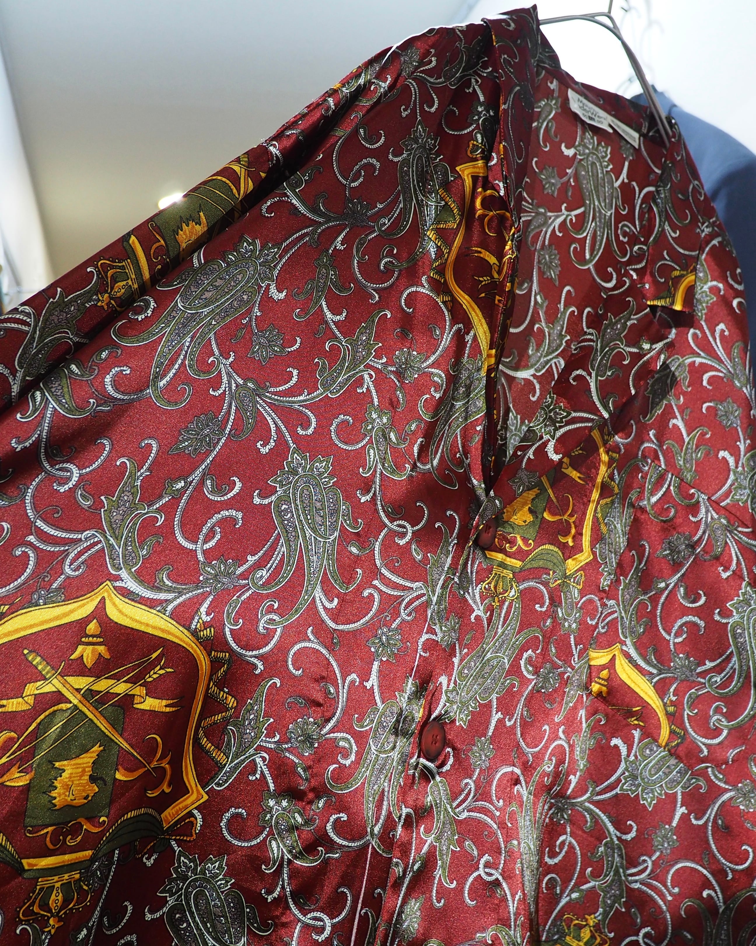 Beautiful Luxury Arabesque pattern vintage Drape loose Open collar Shirt