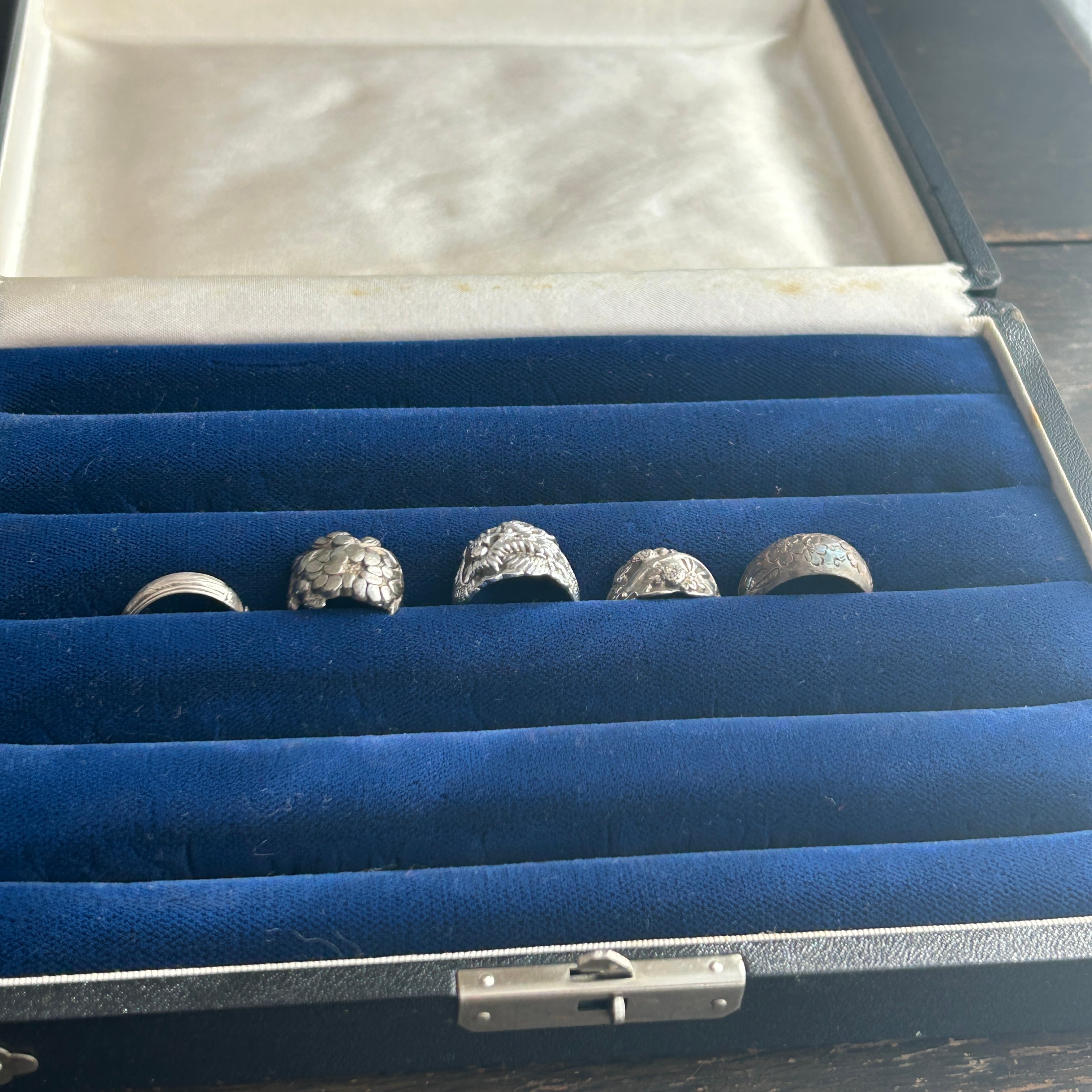 ヴィンテージ　リングコレクションケースD 浅型中、太めリング用