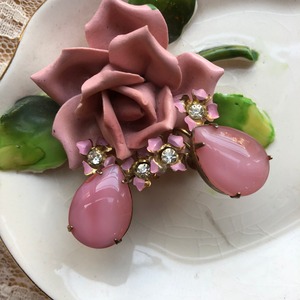 VINTAGE strawberry milk drop earrings