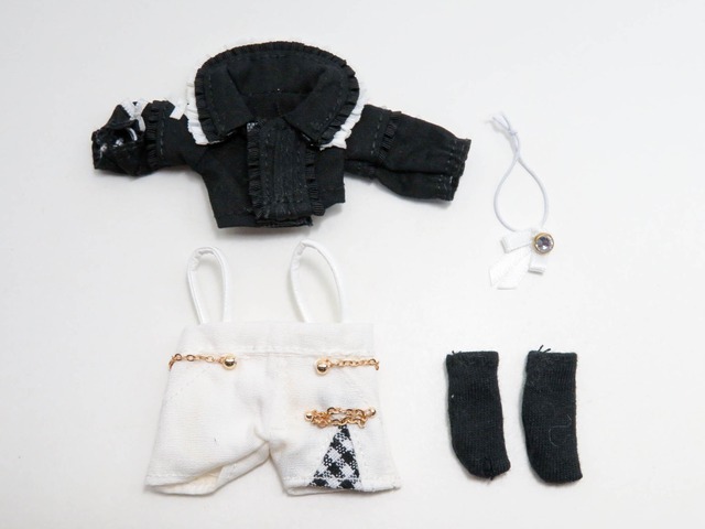 ねんどろいどどーる おようふくセット サスペンダー付きショートパンツセット(ブラック＆ホワイト)衣類