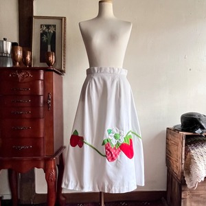 1970s vintage appliqué skirt/希少な70年代の白アップリケスカート