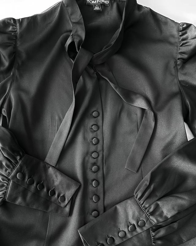 TOM FORD　BOW TIE BLOUSE