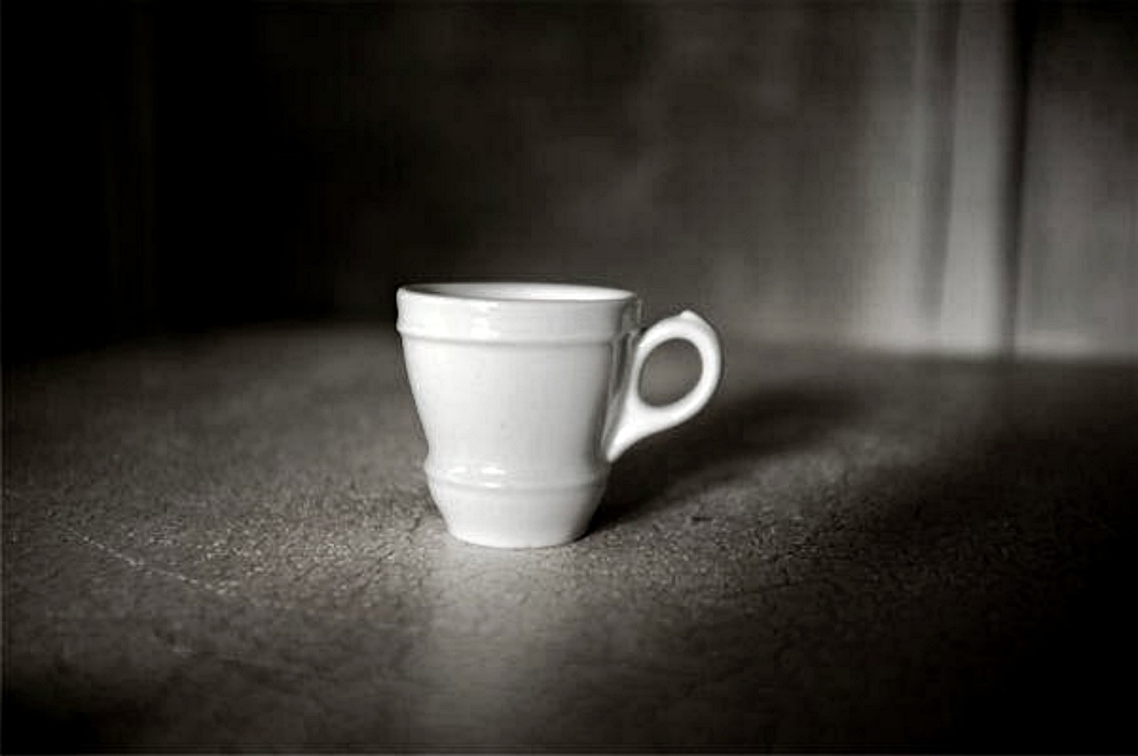 フランス 濃密な白とブリュロカップa アンティーク