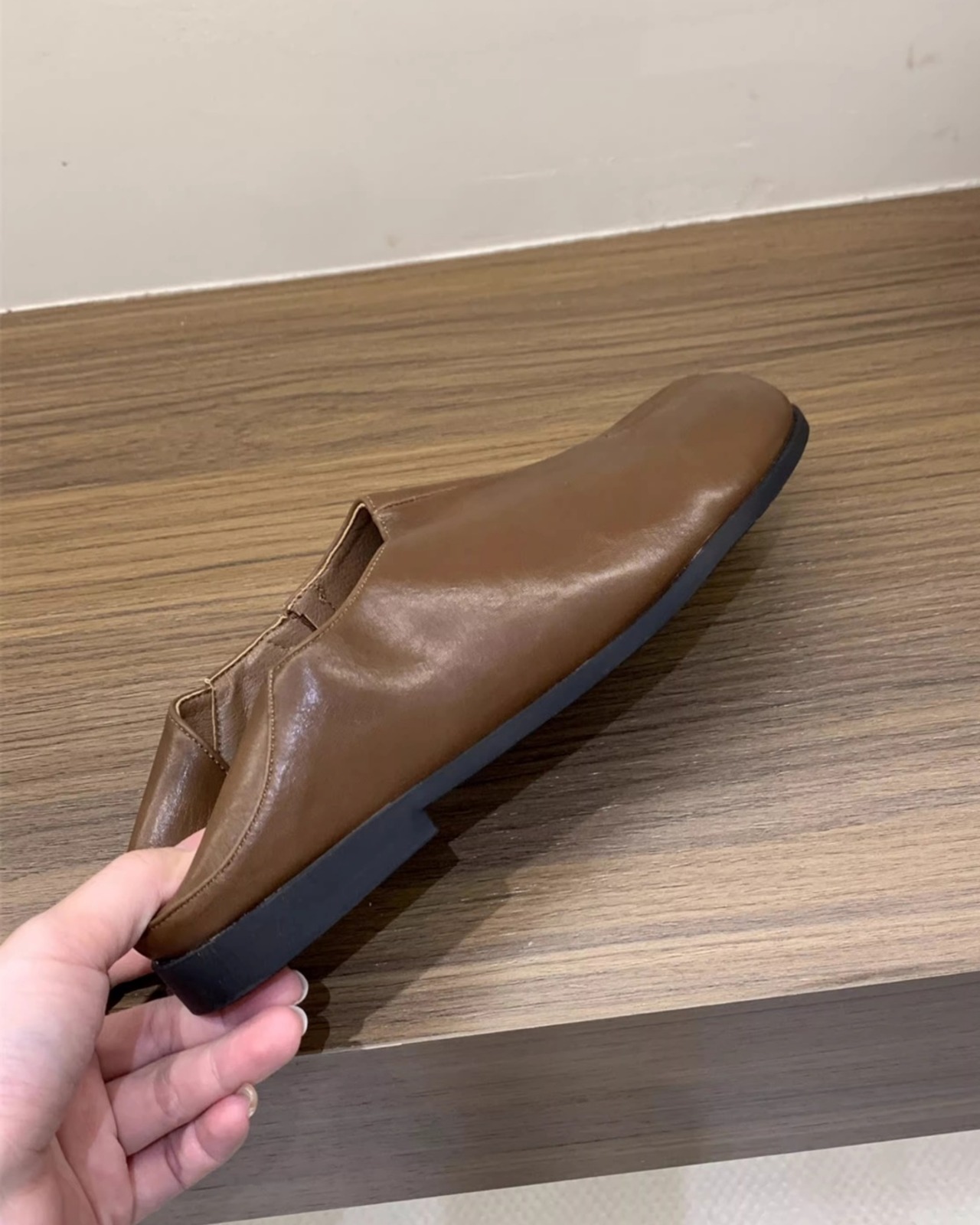 Split-toe flat Shoes L0102