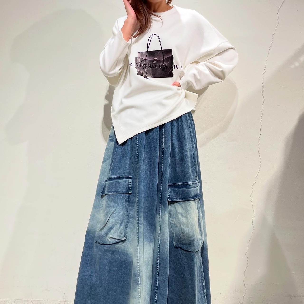 ポリーヌブロー   バッグロゴ長袖TOPS