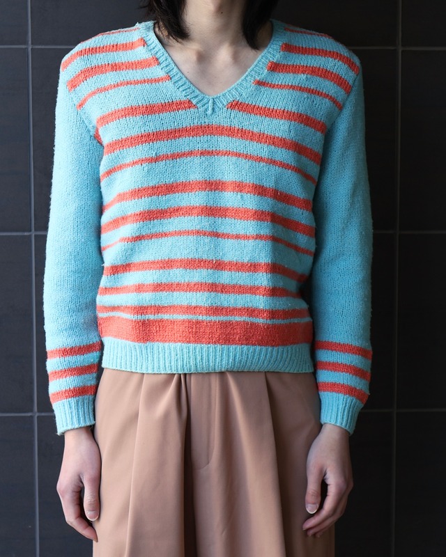 Colored striped v-neck knit