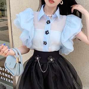 【送料無料】 半袖ブラウス 透け感 フリル シースルー フェミニン 花柄ボタン 無地 プチプライス ガーリー系 こなれ感 夏 プチプライス 10代 20代 レディースファッション 可愛い お出かけ 女子会 デイリーユース お茶会 お呼ばれ