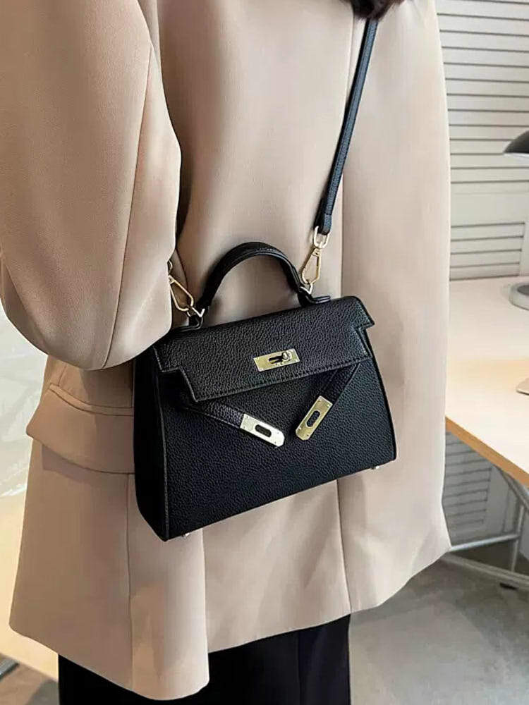 変形フラップショルダーバッグ 上品コーデ お呼ばれ レトロ カラバリ豊富 人気 おすすめ 大きいサイズ 韓国 CH6892