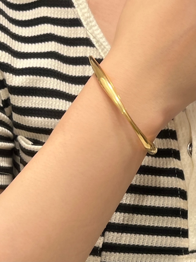 Nuance bangle