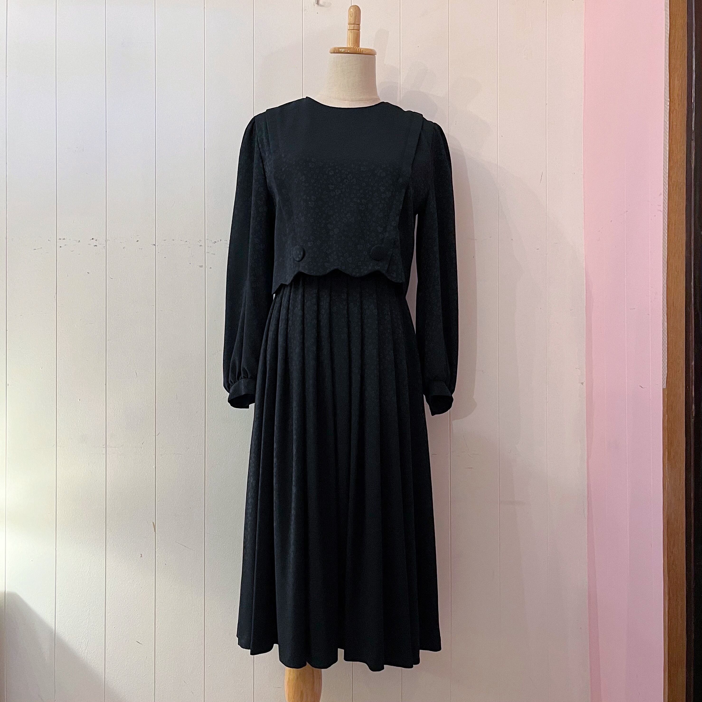 black mini flower separate one-piece