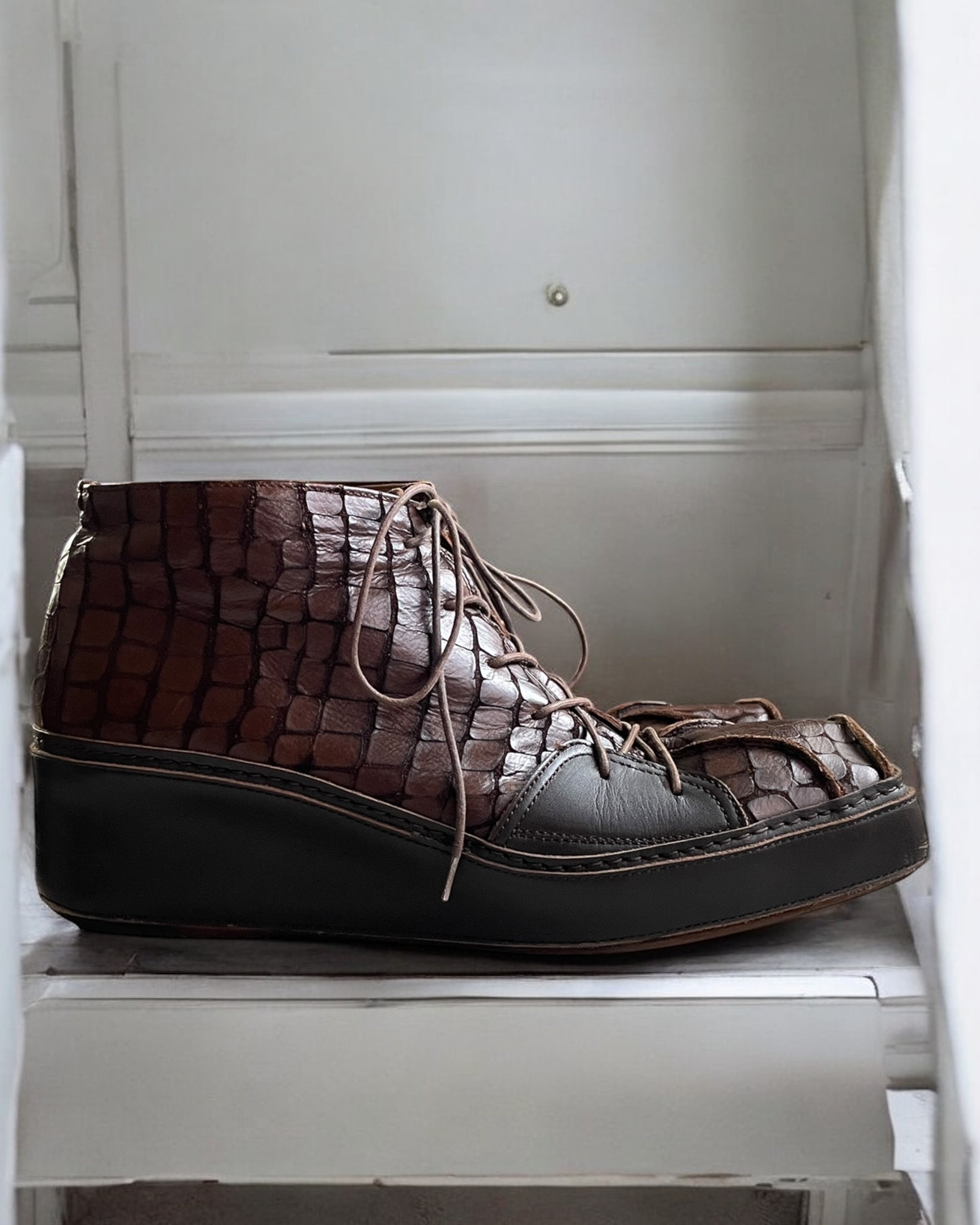 90-00s Mihara Yasuhiro - Croc-Embossed Square Toe Boots | Atelier