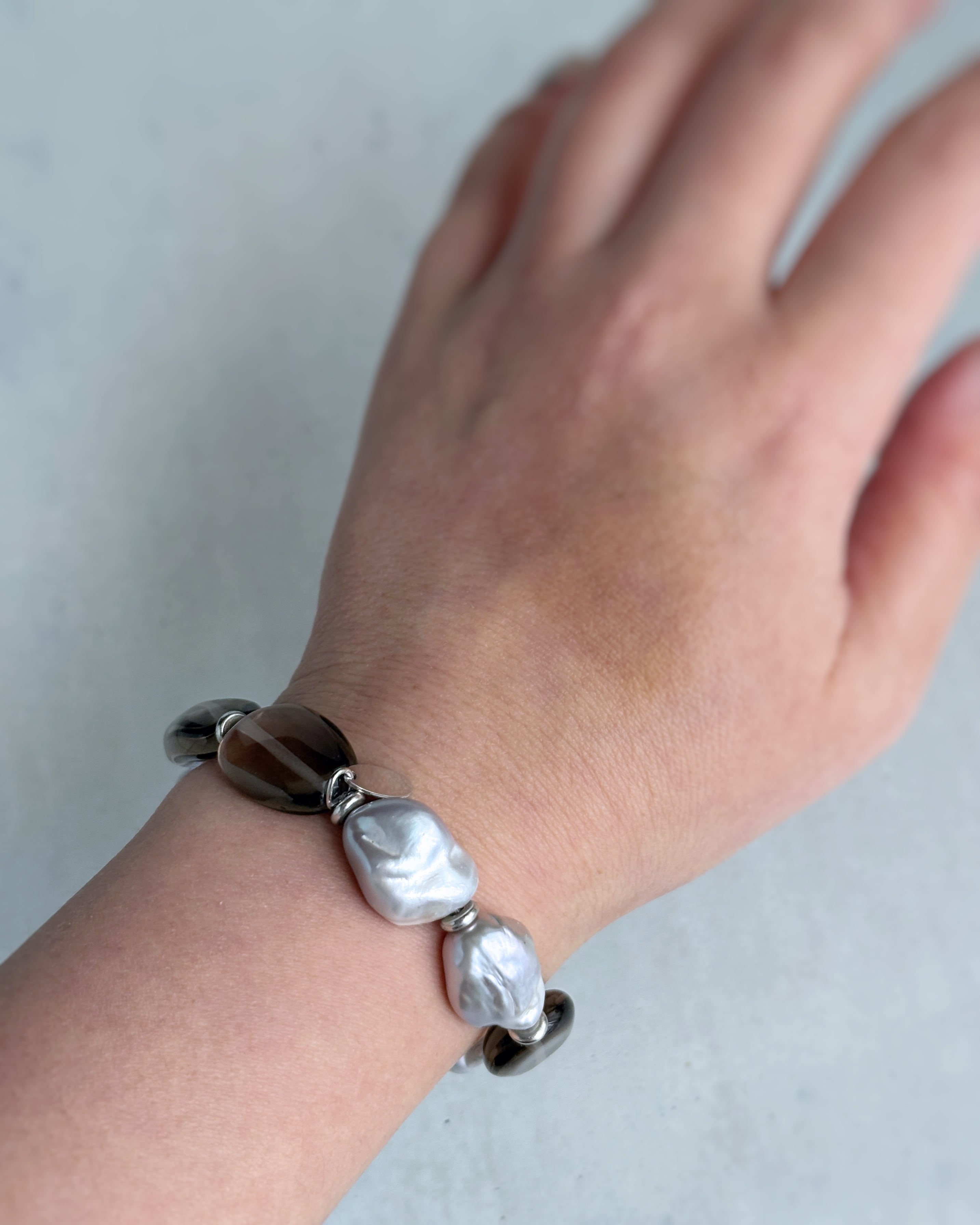 【再販】bicolor bracelet(スモーキークォーツ×淡水パール)