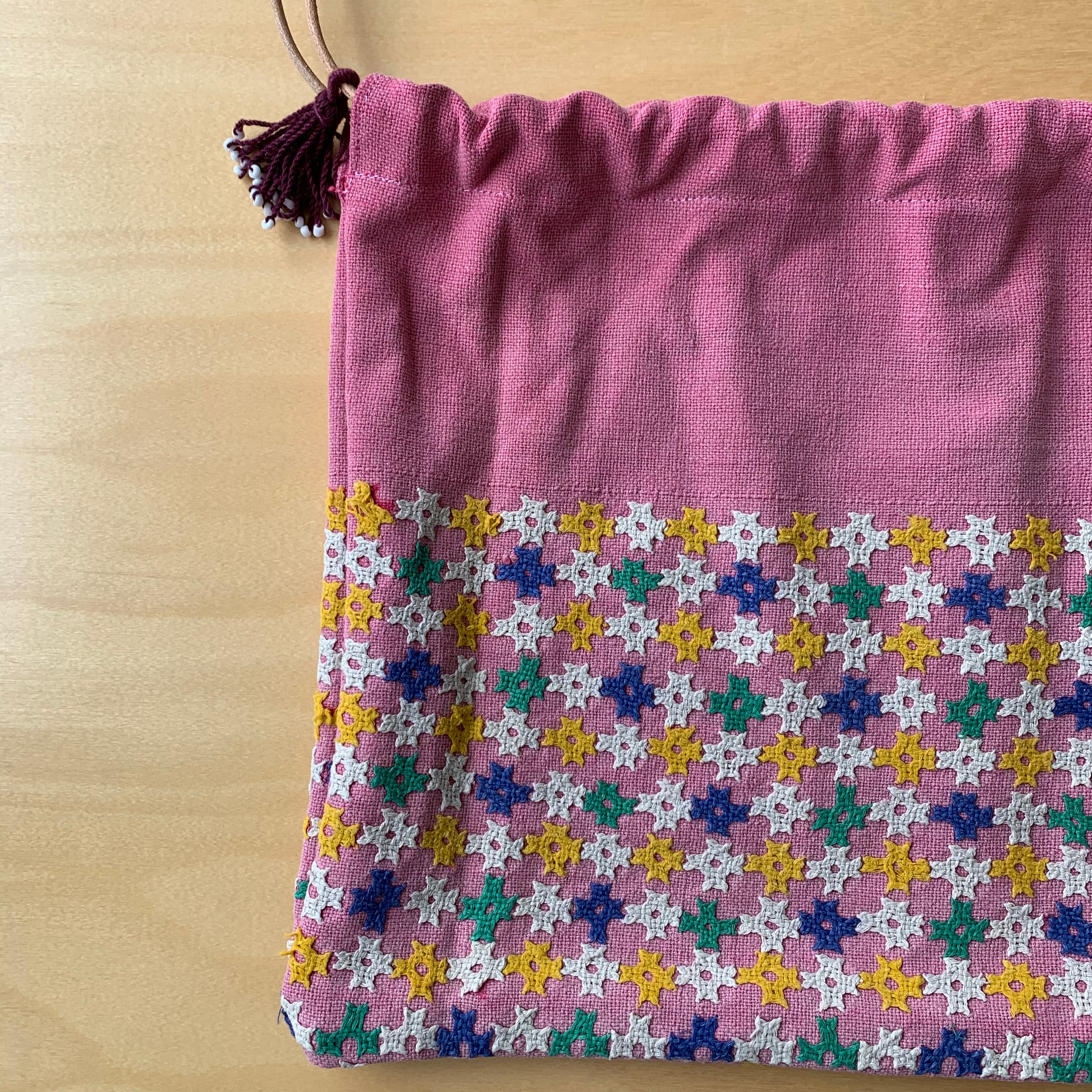 インド ラバリ族の刺繍布 巾着バッグ ピンク | gra＆maja