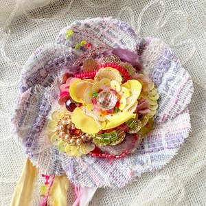コサージュ ブローチ No.77　Corsage Brooch  No.77 　ハンドメイドアクセサリー　一点もの