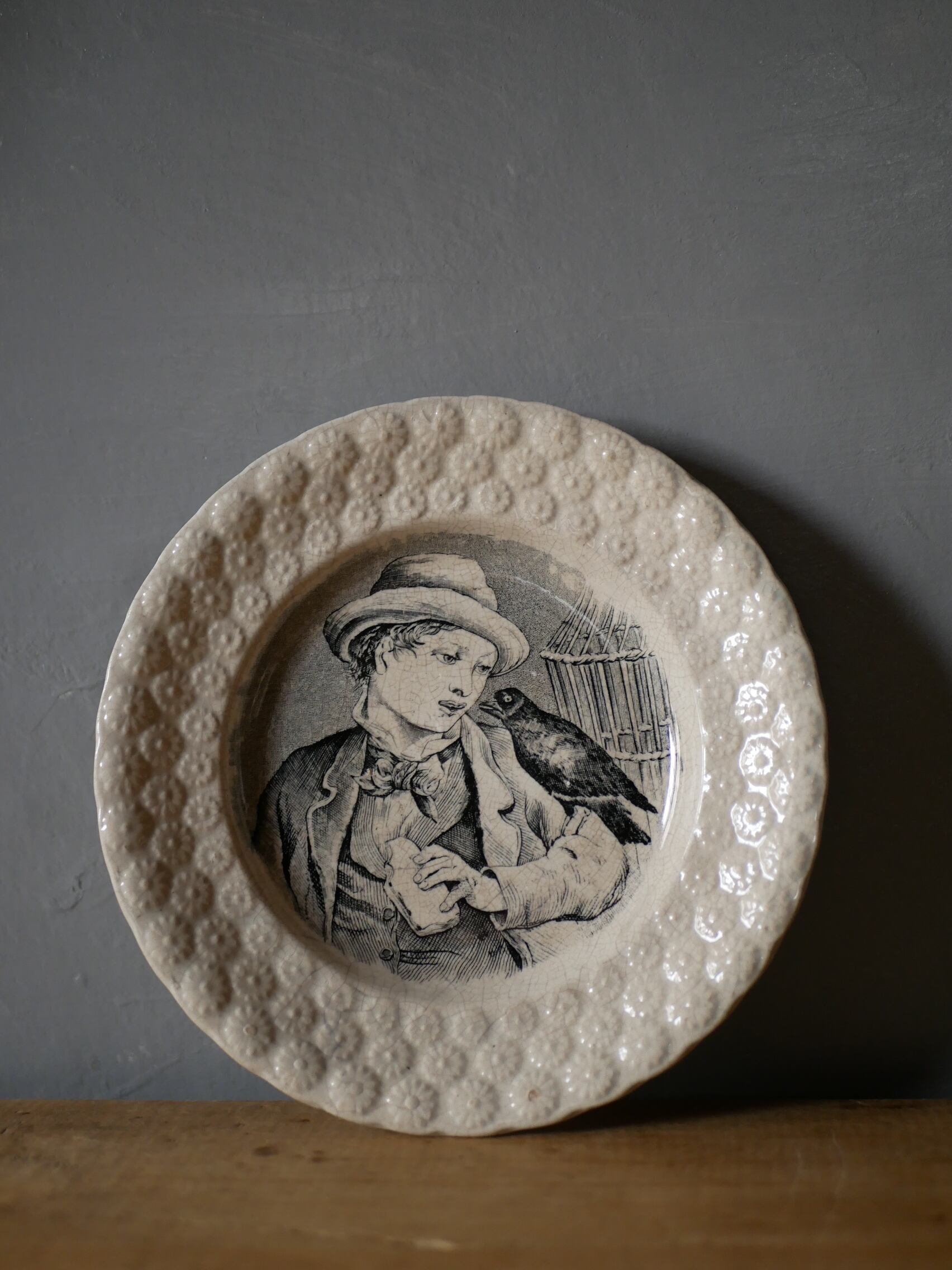 少年とクロウタドリ フランスアンティーク アンティークプレート ブロカントのある暮らし