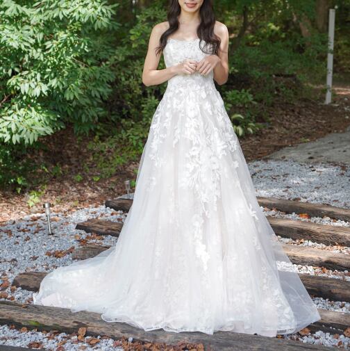 ウエディングドレス 贅沢な小花総レース ファスナー きれいなトレーン  