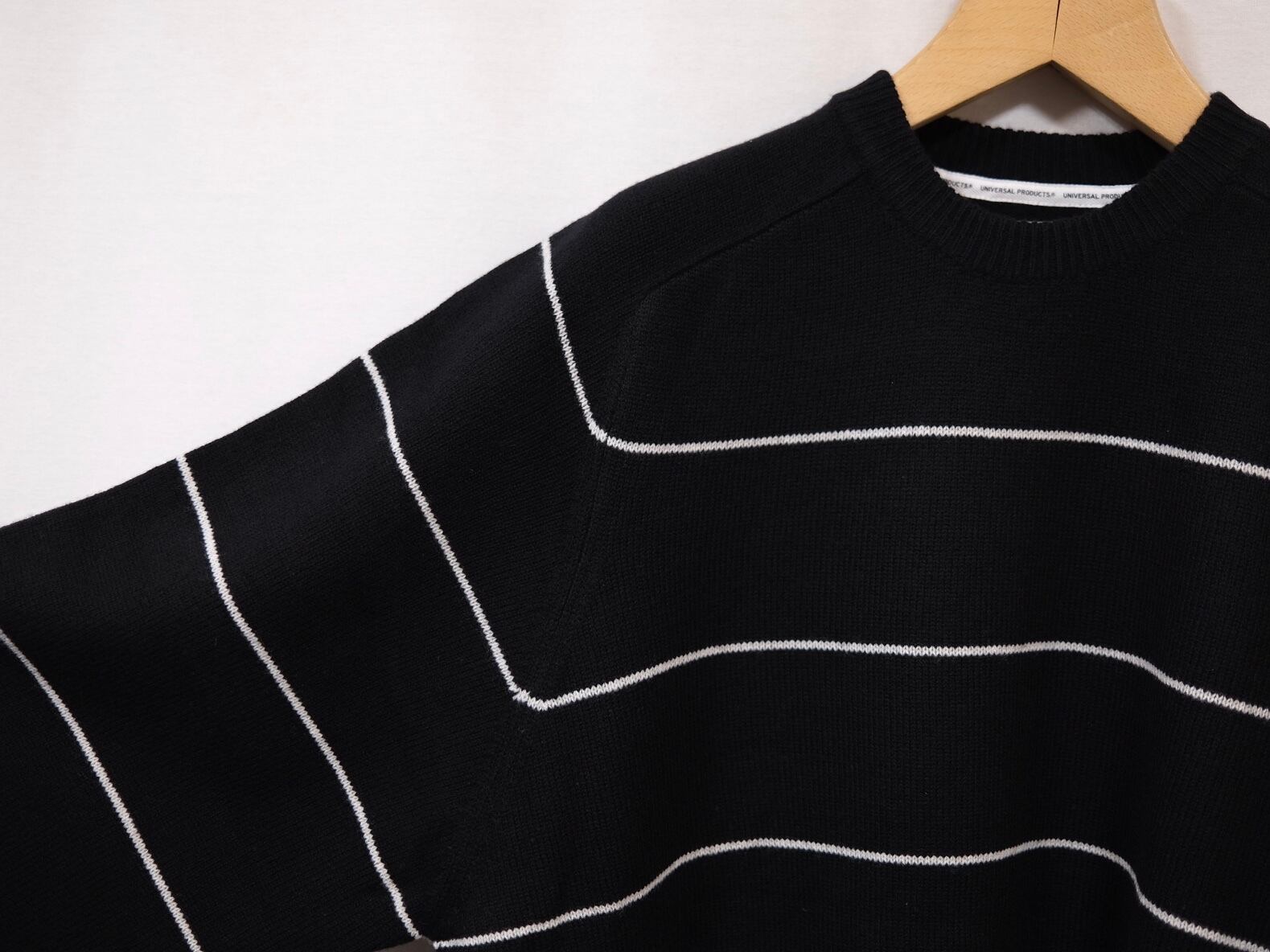 UNIVERSAL PRODUCTS.” MERINO WOOL BORDER CREW NECK KNIT BLACK