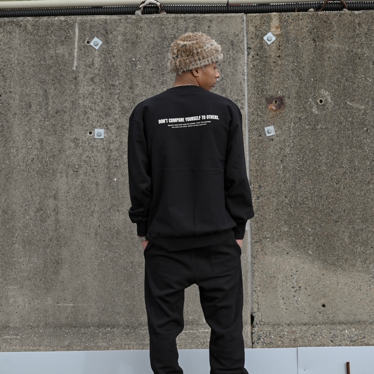 YORU CLUB LOGO SWEATSHIRT【Black】