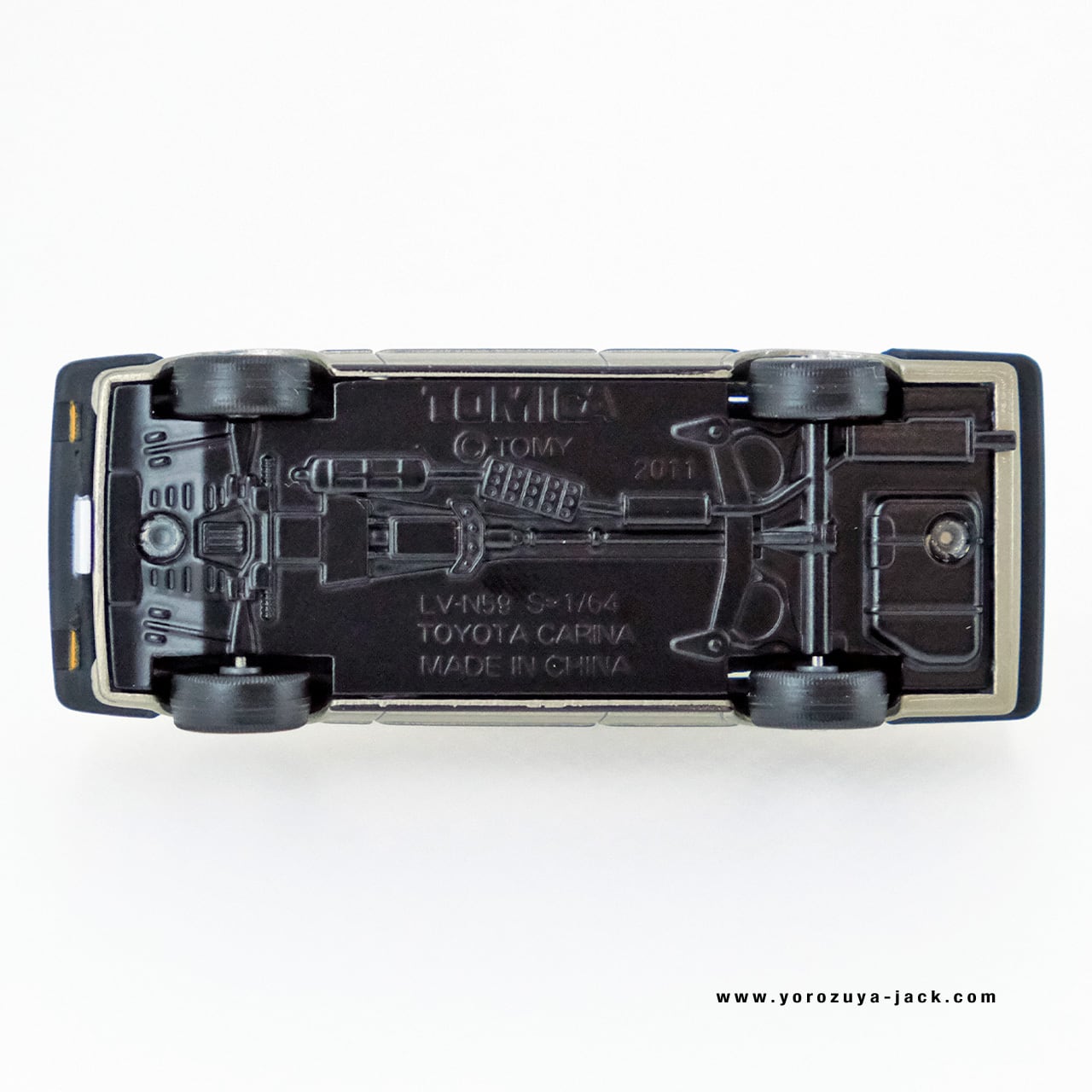 トミカリミテッドヴィンテージネオ LV-N68b トヨタ カリーナ 1500 SG