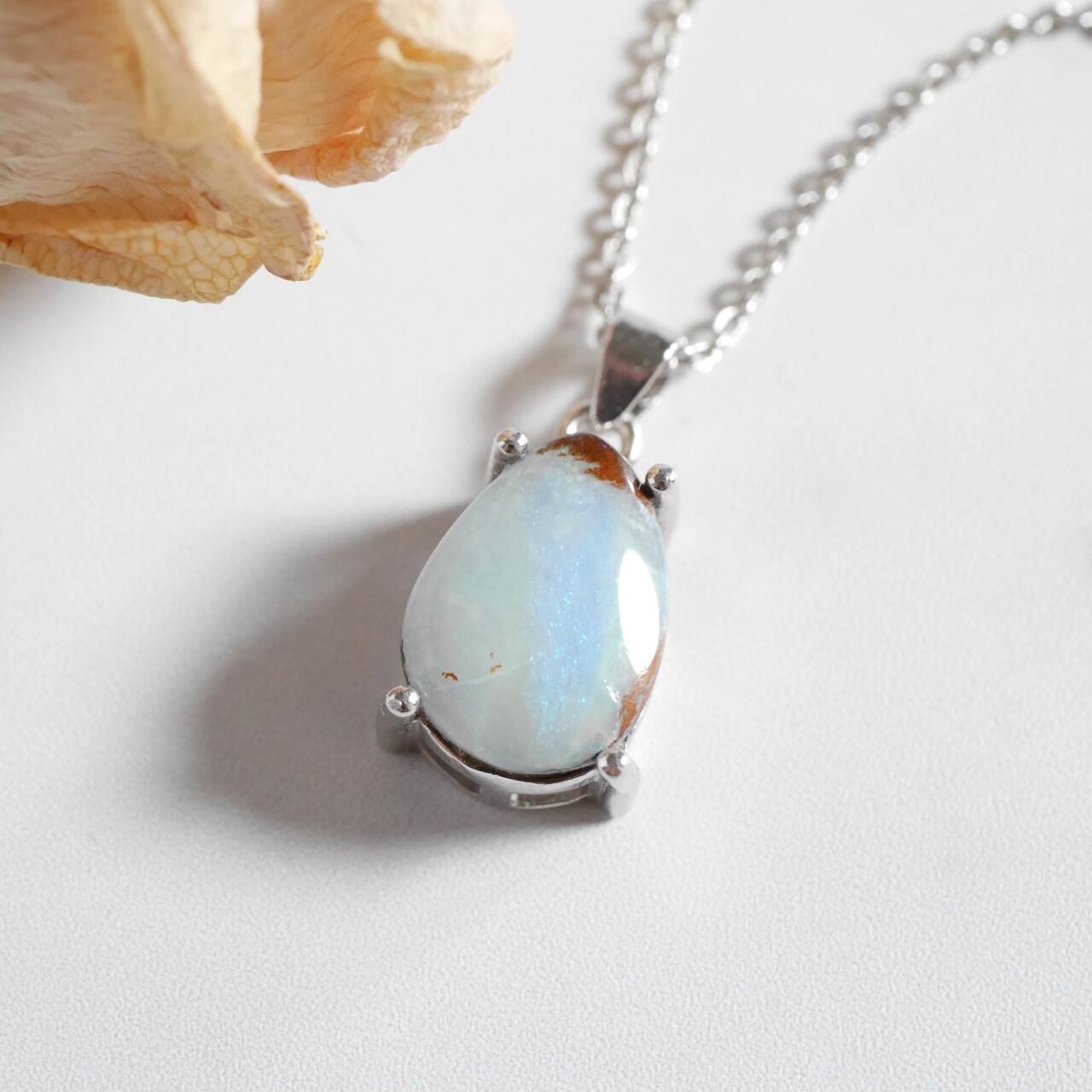 【希少石】ボルダーオパール オーバル ネックレス