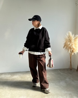 calm V gusset sweat like  knit pullover <black>