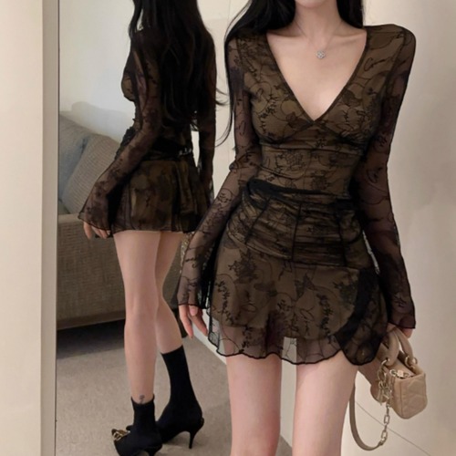 【2点セット】Vネックトップス＋オーバーレーススカート ・12778