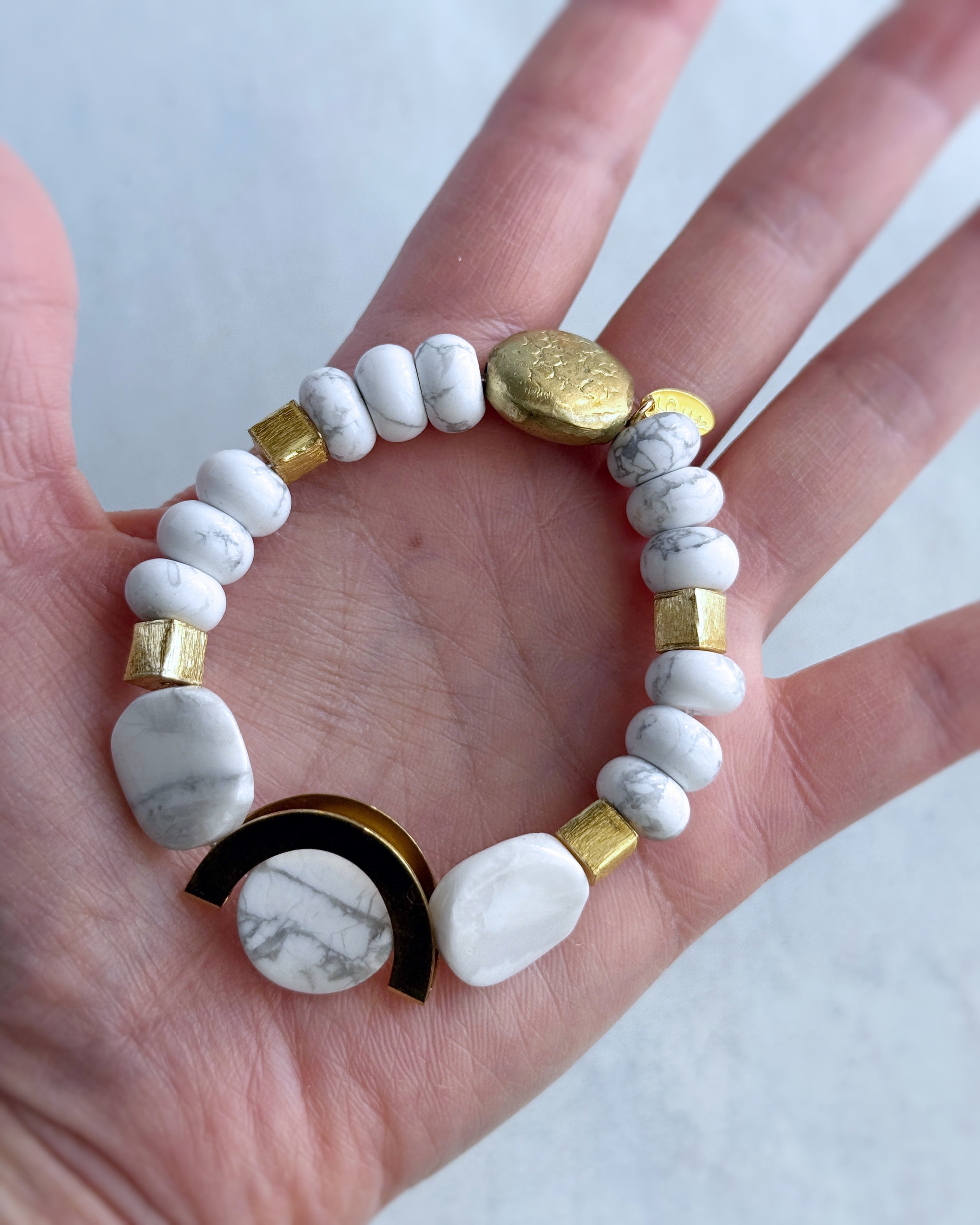 one color bracelet(ハウライト)