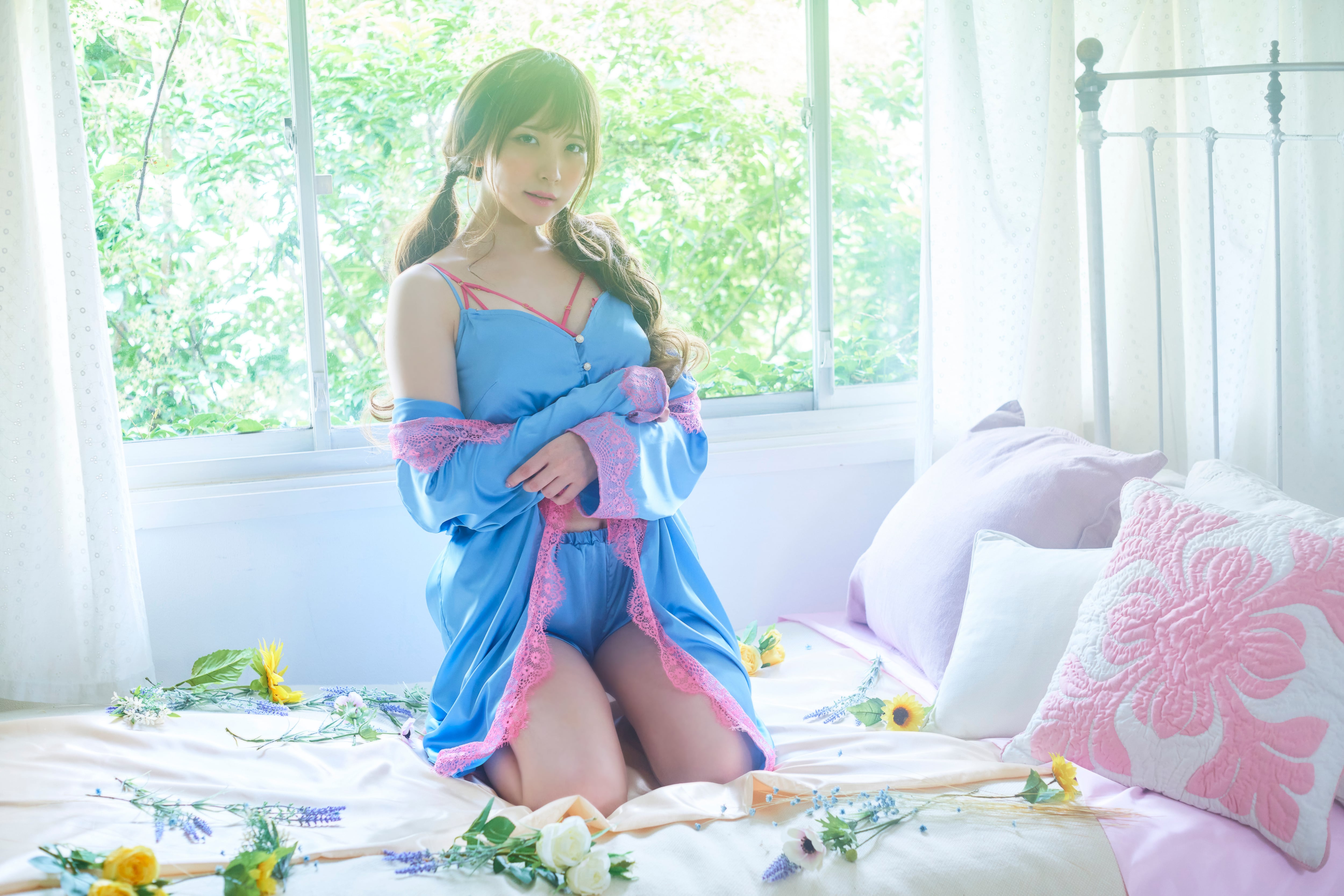 レースサテンキャミソール・ショートパンツセットアップ | Lola wed.