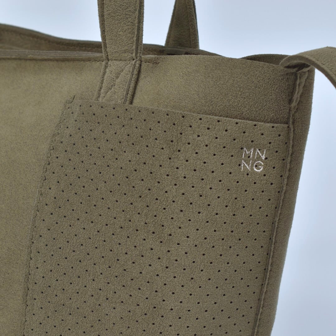 MNNG エムエヌエヌジー スタックトートミニ・オリーブ 東レのウルトラスエードを使った「mononoguもののぐ」のセカンドライン