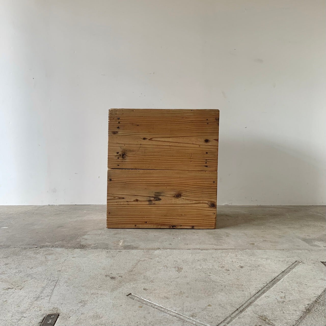 収納付きの踏み台　古家具　0658