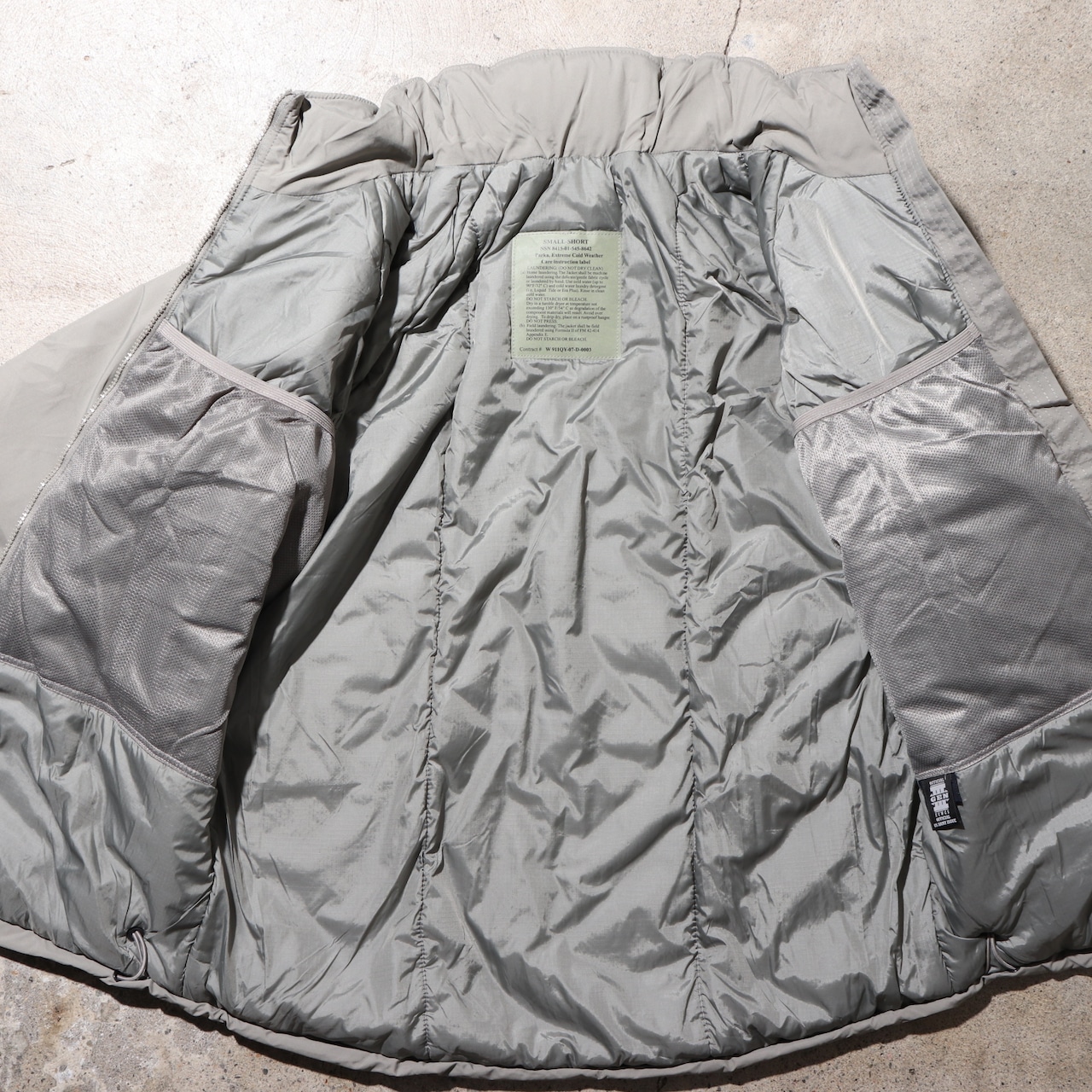 Deadstock S-S 07年 ECWCS プリマロフト 米軍実物 Primaloft ダウンジャケット アーバングレー small short