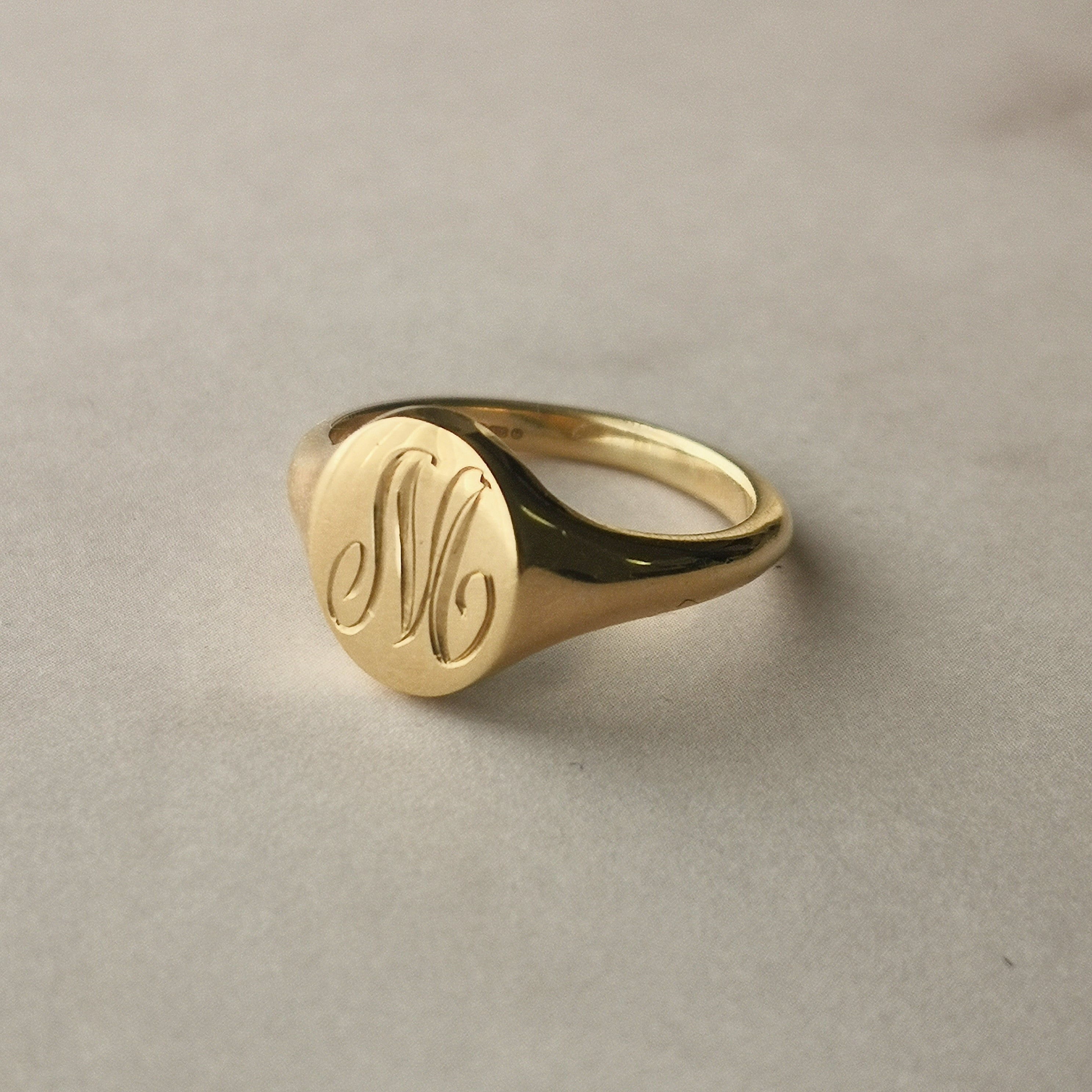 受注販売】【1~18号】英国 9k ゴールド シグネットリング オーバル  