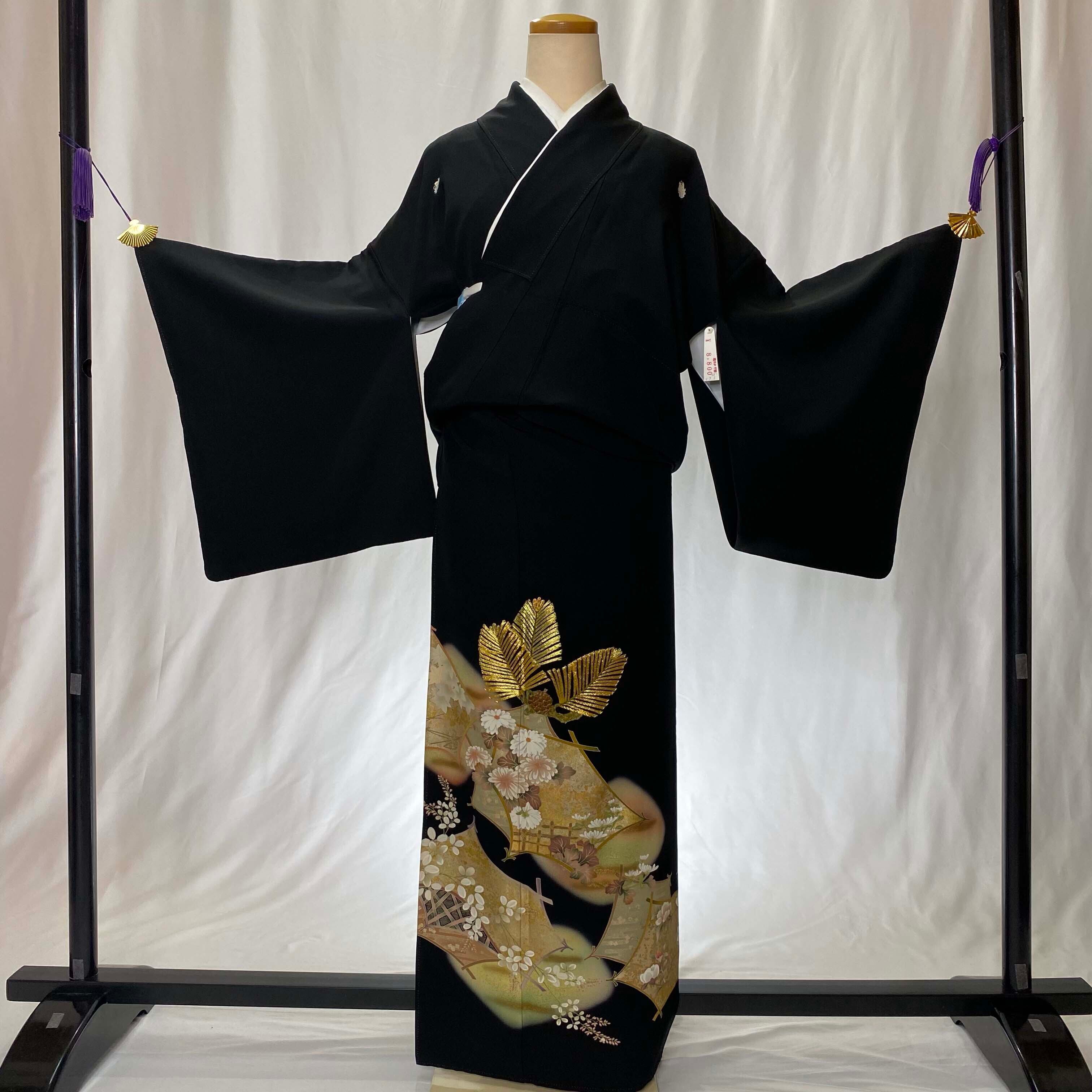 中古 留袖 結婚式 舞台衣装 黒紋付 金糸 菖蒲 B T 3 中古着物 リサイクル着物から新品着物の通販ショップ 公式サイト 祥美苑