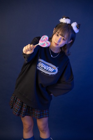 ∴ tough cookie sweatshirt / navy