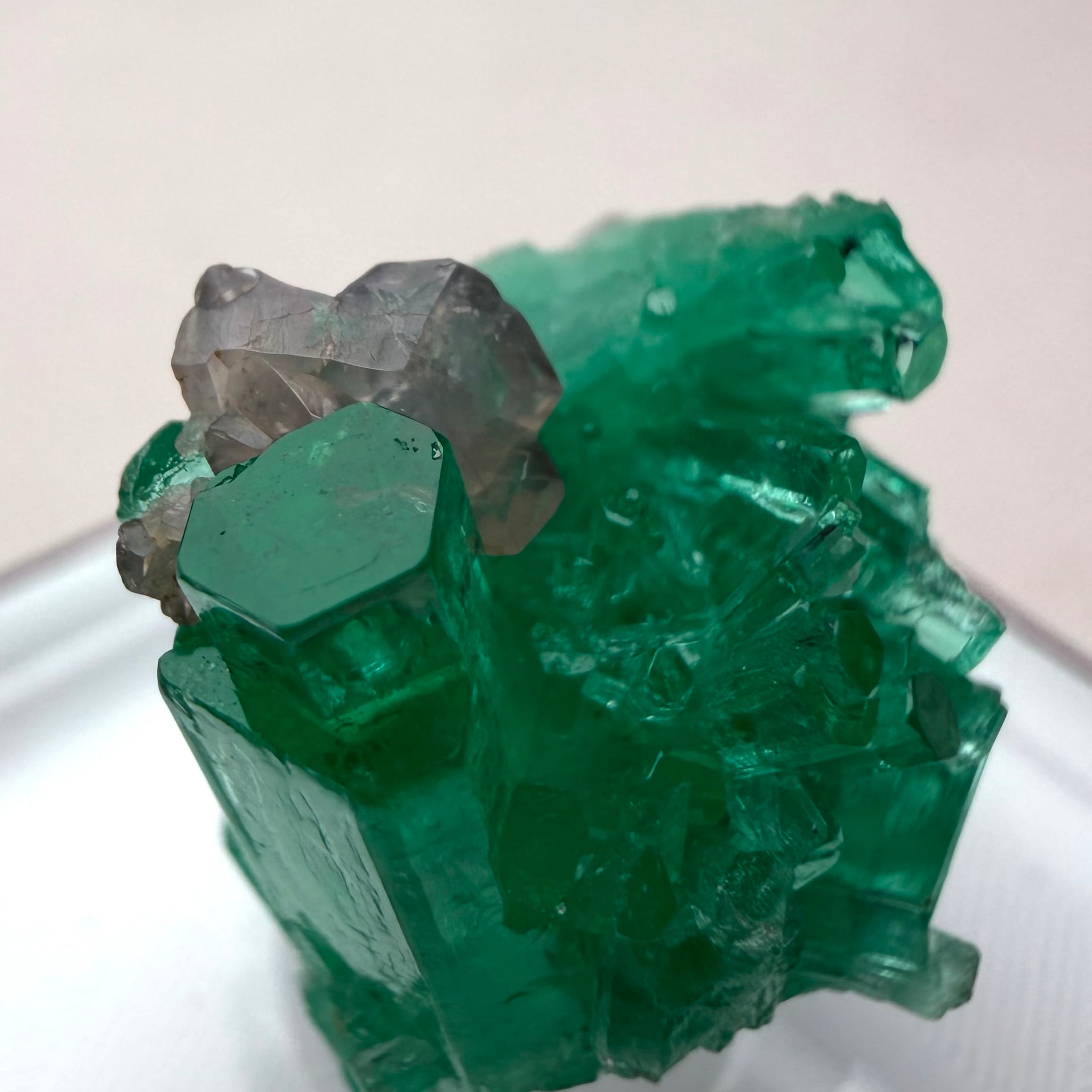 エメラルド / カルサイト【Emerald with Calcite】コロンビア産
